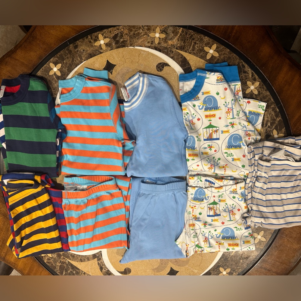 Hanna Andersson striped pajamas - 4 sets plus one pant- size US 10 140cm